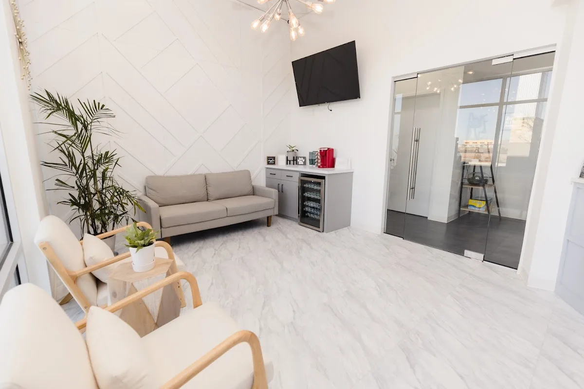 915 Smile Studio