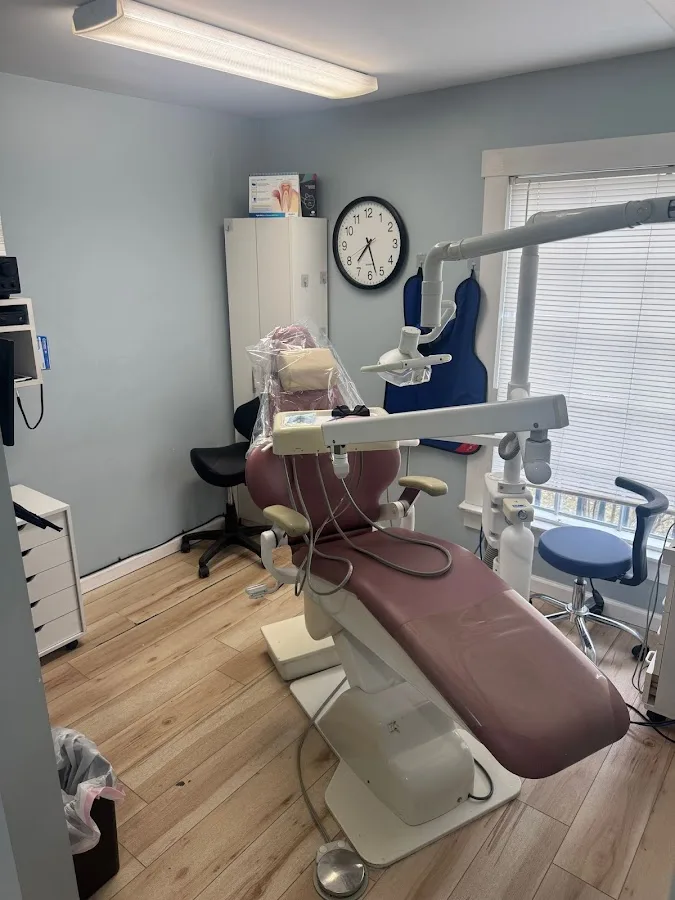 Dr. Adam Desanctis — photo 2