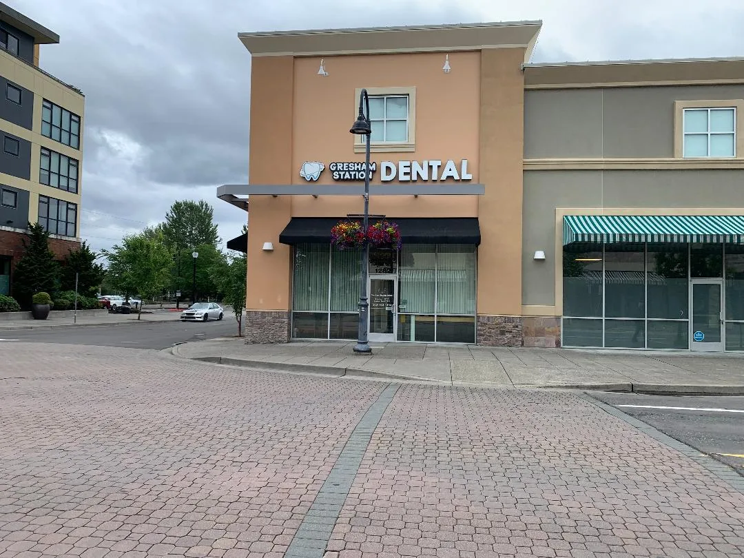 Lamuel Lucescu DMD, Family and Cosmetic Dentistry — photo 4