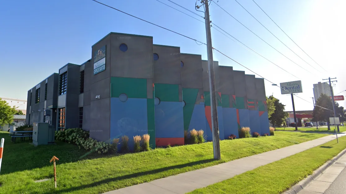 Metro Dentalcare St. Paul Midway — photo 1