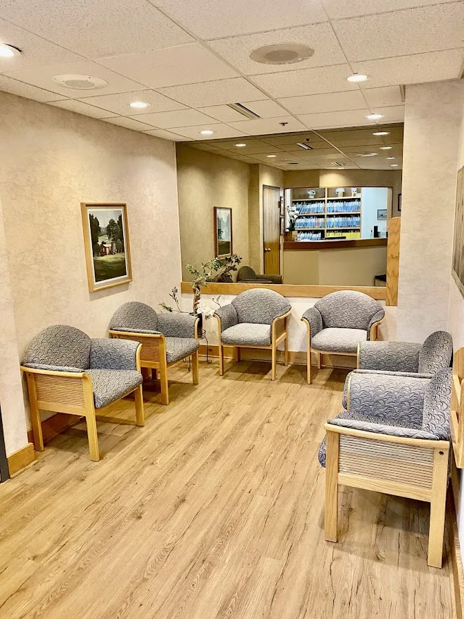 Queen's Crown Dental — photo 1