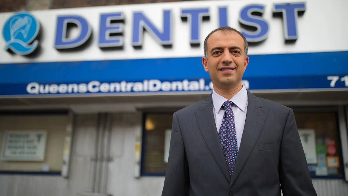 Queens Central Dental (Dr. Ilya Ames) Review Score, Appointment Setup, and What Cosmetic Patients Should Know